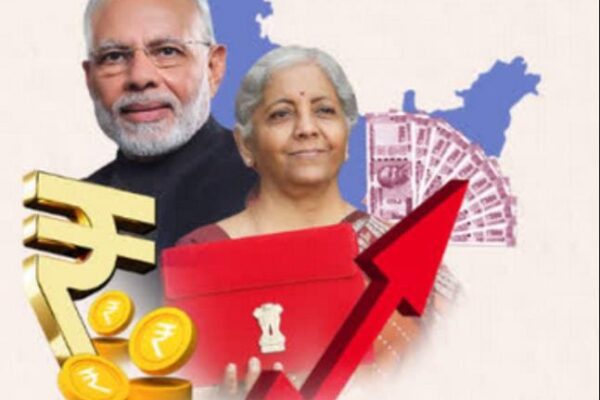 नई दिल्ली, 1 फरवरी 2025(समय बोल रहा)वित्त मंत्री निर्मला सीतारमण ने आज संसद में 2025-26 का केंद्रीय बजट प्रस्तुत किया, जिसमें मध्यम वर्ग के लिए बड़ी राहत की घोषणा की गई है। अब 12 लाख रुपये तक की वार्षिक आय पर कोई आयकर नहीं लगेगा। स्टैंडर्ड डिडक्शन को मिलाकर, वेतनभोगी व्यक्तियों के लिए यह सीमा 12.75 लाख रुपये तक बढ़ जाती है। इस कदम का उद्देश्य मध्यम वर्ग की क्रय शक्ति बढ़ाना और देश की अर्थव्यवस्था को मजबूती प्रदान करना है। वित्त मंत्री ने नए आयकर स्लैब की घोषणा करते हुए कहा, "नया ढांचा मध्यम वर्ग पर करों को कम करेगा और उनके हाथों में अधिक धन छोड़ेगा, जिससे घरेलू उपभोग, बचत और निवेश को बढ़ावा मिलेगा।" इस कर राहत से लगभग 2.5 से 3 करोड़ करदाताओं को लाभ होने की उम्मीद है, जिससे प्रत्येक करदाता को लगभग 1 लाख रुपये की वार्षिक बचत होगी। यह अतिरिक्त धनराशि उपभोक्ता वस्तुओं, ऑटोमोबाइल, रियल एस्टेट और अन्य क्षेत्रों में मांग को बढ़ावा देने में सहायक होगी। बजट में वरिष्ठ नागरिकों के लिए भी राहत प्रदान की गई है, जिसमें ब्याज आय पर कर-मुक्त सीमा को बढ़ाकर 1 लाख रुपये कर दिया गया है। इसके अतिरिक्त, कृषि क्षेत्र में उत्पादकता बढ़ाने के लिए एक राष्ट्रीय मिशन शुरू किया जाएगा, जिसमें दालों और कपास के उत्पादन पर विशेष ध्यान दिया जाएगा। किसानों के लिए सब्सिडी वाले ऋण की सीमा को 5 लाख रुपये तक बढ़ाया गया है। हालांकि, कुछ विशेषज्ञों का मानना है कि इन कर राहत उपायों का आर्थिक वृद्धि पर प्रभाव अनिश्चित है। मूडीज के वरिष्ठ उपाध्यक्ष क्रिश्चियन डी गुज़मैन ने कहा, "यह इस बात पर निर्भर करता है कि उपभोक्ता इस अतिरिक्त धनराशि को खर्च करते हैं या नहीं।" कुल मिलाकर, बजट 2025 मध्यम वर्ग के लिए महत्वपूर्ण राहत प्रदान करता है, जिससे उनकी क्रय शक्ति में वृद्धि होगी और अर्थव्यवस्था में उपभोग, बचत और निवेश को बढ़ावा मिलेगा।