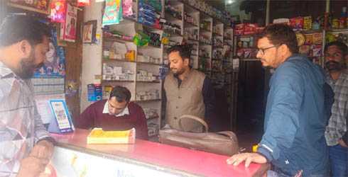 काशीपुर में अवैध रूप से बिक रही एविल वायल पर प्रशासन की बड़ी कार्रवाई