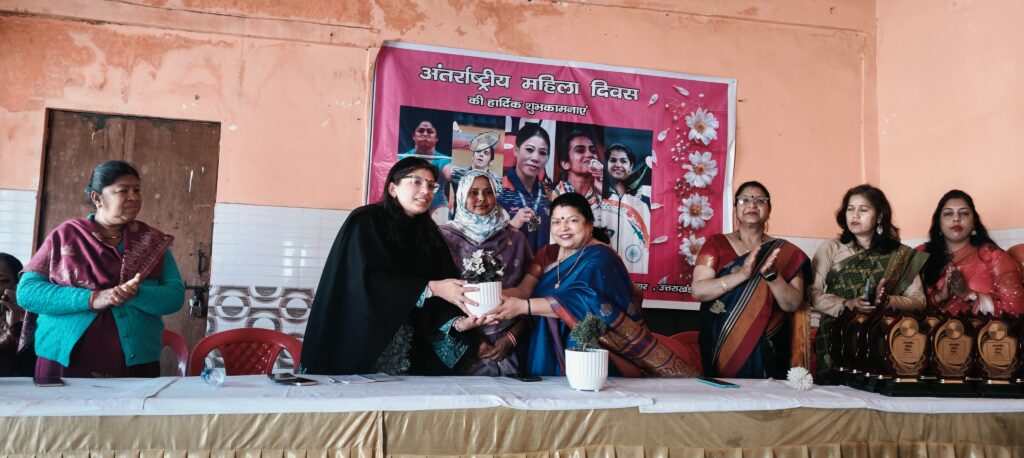 अंतरराष्ट्रीय महिला दिवस पर रुद्रपुर में सम्मान समारोह का आयोजन, महिला सशक्तिकरण को मिला बढ़ावा 2 womens