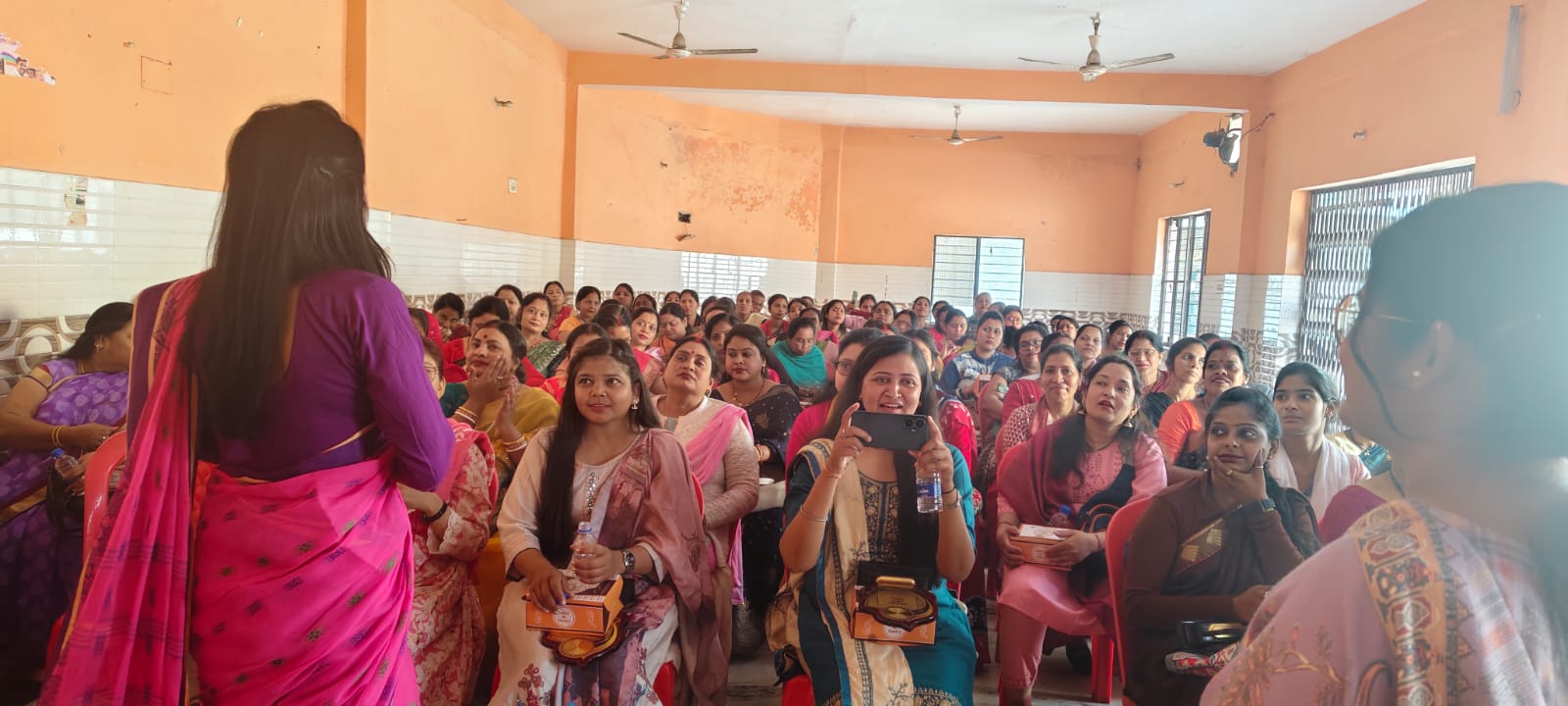 अंतरराष्ट्रीय महिला दिवस पर रुद्रपुर में सम्मान समारोह का आयोजन, महिला सशक्तिकरण को मिला बढ़ावा 1 #महिला_सशक्तिकरण #अंतरराष्ट्रीयमहिलादिवस #रुद्रपुर #महिलाओं_का_सम्मान #PMCareForChildren