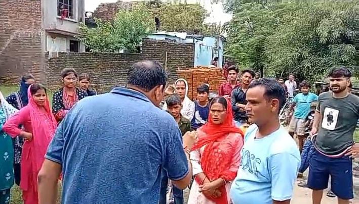 जसपुर के ग्राम करनपुर में अवैध धर्मांतरण गतिविधियों पर नव-निर्वाचित प्रधान हरिओम सुधा की सख्त कार्रवाई 2 4 2