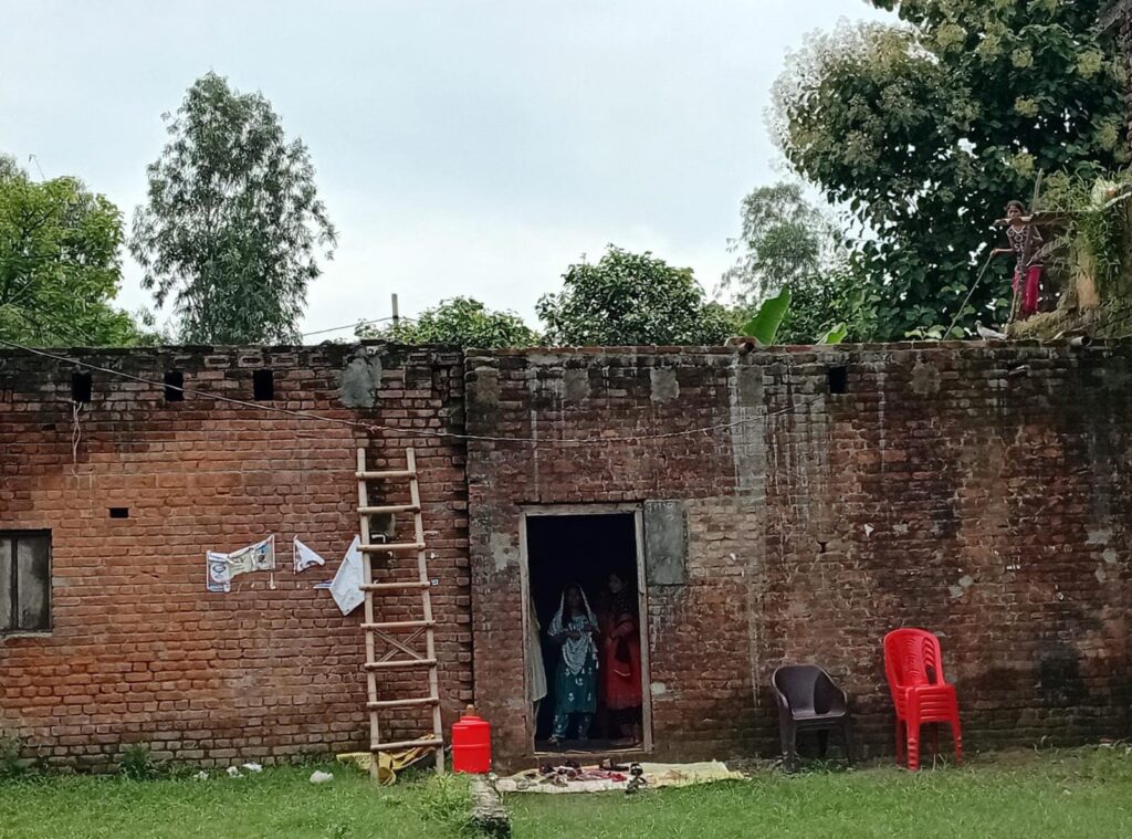 जसपुर के ग्राम करनपुर में अवैध धर्मांतरण गतिविधियों पर नव-निर्वाचित प्रधान हरिओम सुधा की सख्त कार्रवाई 4 karanpuer 5