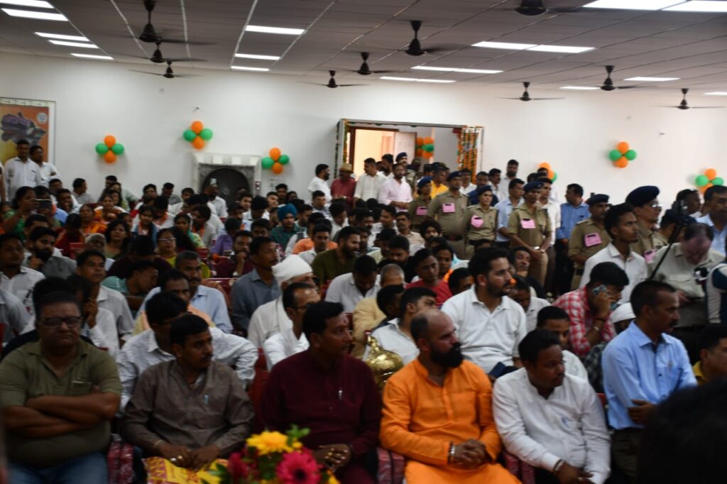 मुख्यमंत्री धामी ने किया काशीपुर भाजपा जिला कार्यालय का लोकार्पण; 'नकल माफिया' को कड़ी चेतावनी, कहा- कानून तोड़ने वालों को बख्शा नहीं जाएगा 2 WhatsApp Image 2025 10 16 at 18.32.05