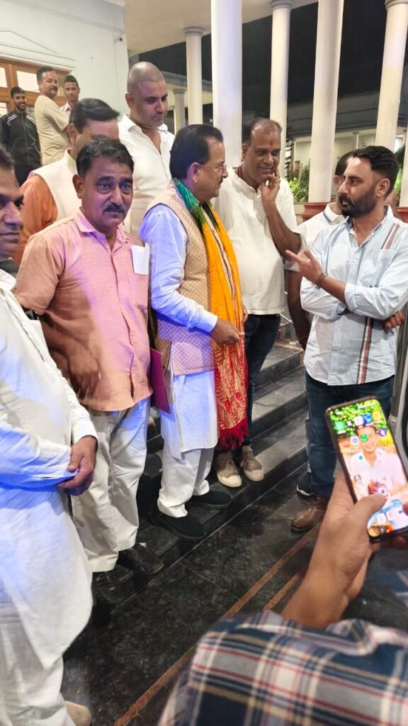सांसद अजय भट्ट ने प्रकाश नेगी को काशीपुर से बनाया सांसद प्रतिनिधि; पूर्व में भी रहे हैं भगत सिंह कोश्यारी के सांसद प्रतिनिधि 3 WhatsApp Image 2025 10 21 at 14.12.50 1