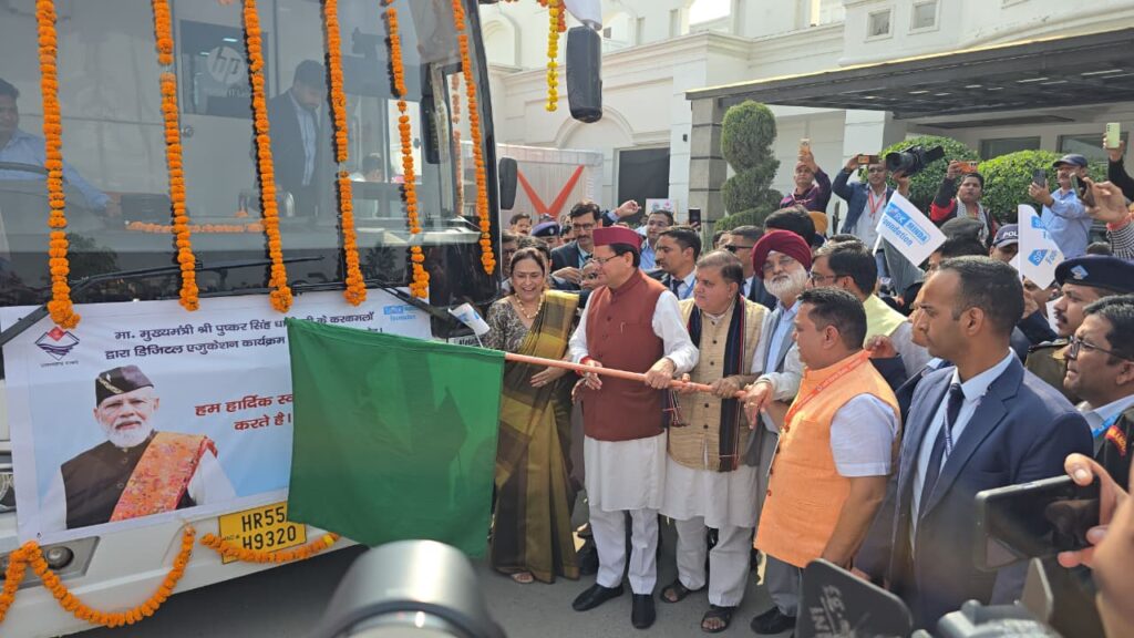 उत्तराखंड स्थापना दिवस: काशीपुर बना ऐतिहासिक दिन का साक्षी, CM धामी ने किया राज्य स्तरीय नगर निकाय सम्मेलन का शुभारंभ 4 WhatsApp Image 2025 11 04 at 11.29.13