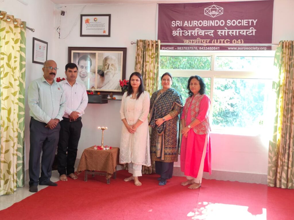 उत्तराखंड की रजत जयंती के अवसर पर वेदांता हॉस्पिटल द्वारा अरविंदो आश्रम सोसाइटी काशीपुर में निःशुल्क स्वास्थ्य शिविर का आयोजन किया गया 4 WhatsApp Image 2025 11 09 at 12.06.20