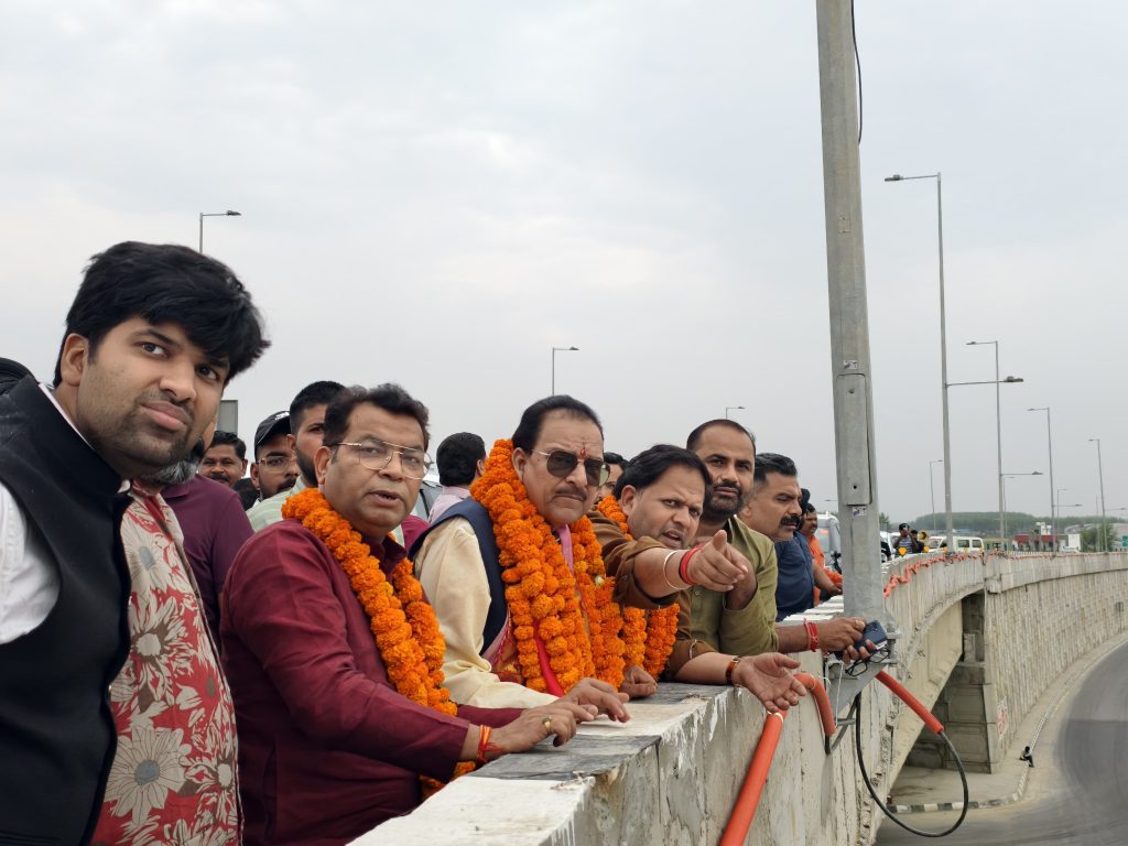 रुद्रपुर रिंग रोड का सांसद अजय भट्ट ने किया निरीक्षण, बोले—शहर को जाम से मिलेगी स्थायी राहत 2 1000271681