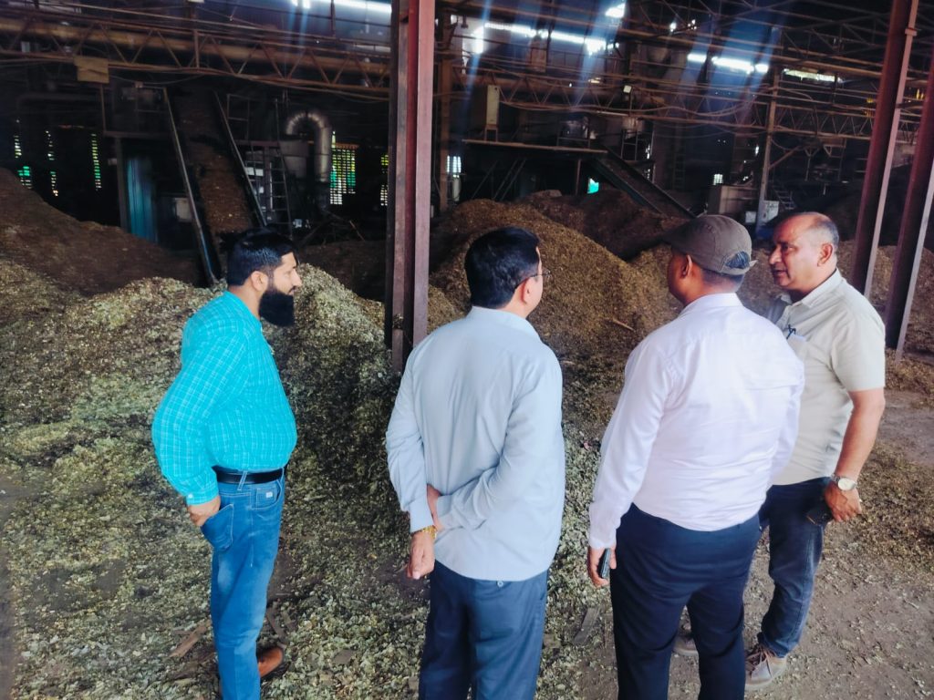 किसानों के उपयोग वाली यूरिया का उद्योगों में इस्तेमाल? प्रशासन ने मारा छापा” 3 1000300803
