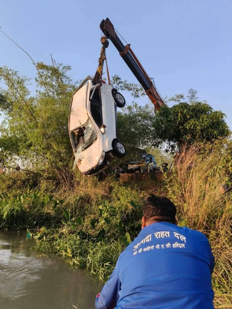 गंग नहर में गिरी कार, PAC हरिद्वार की सूझबूझ से बचीं 6 जिंदगियां 2 1000311338