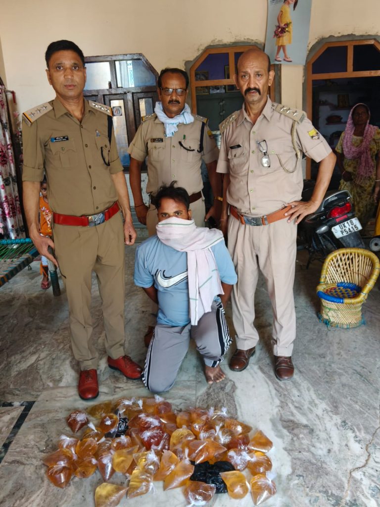 जसपुर के कलियावाला और गढ़ी हुसैन में आबकारी विभाग की बड़ी कार्रवाई, 115 लीटर अवैध कच्ची शराब बरामद 4 1000344510