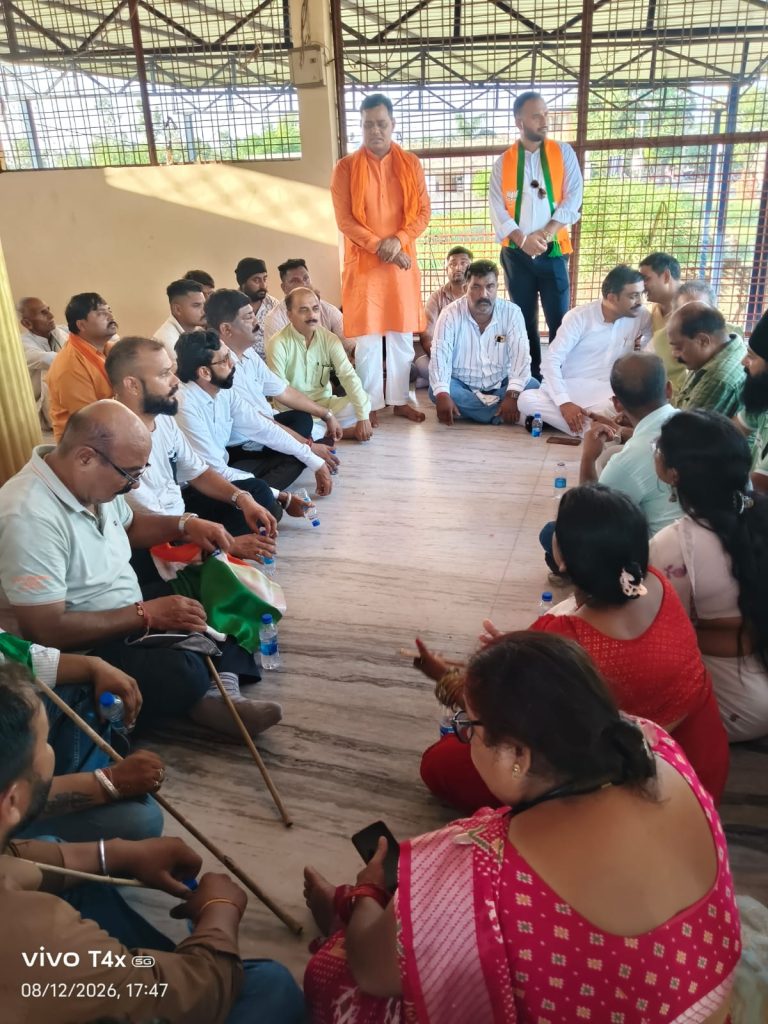 जसपुर के करनपुर से भरतपुर तक निकली तिरंगा यात्रा, 3 किलोमीटर तक पैदल चले भाजपा के कार्यकर्ता और स्थानीय लोग 4 1000403868