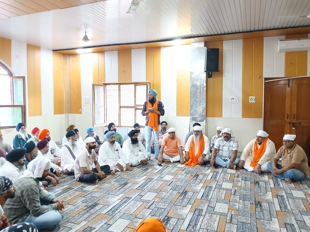 दुर्गापुर गुरुद्वारे में सुखदेव सिंह नामधारी की अहम बैठक, 10 सितंबर के सिख गौरव सम्मेलन को लेकर बनी रणनीति 3 1000436303