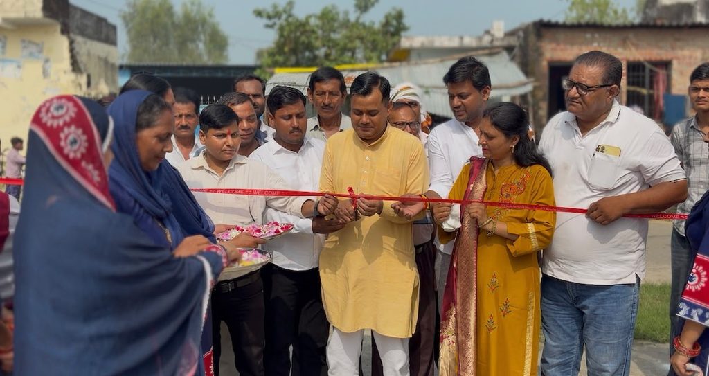 जसपुर के सन्न्यासीवाला में सेवा संकल्प के तहत आंगन मिलन कार्यक्रम, आंगनवाड़ी कार्यकर्ताओं का हुआ सम्मान 4 1000468247