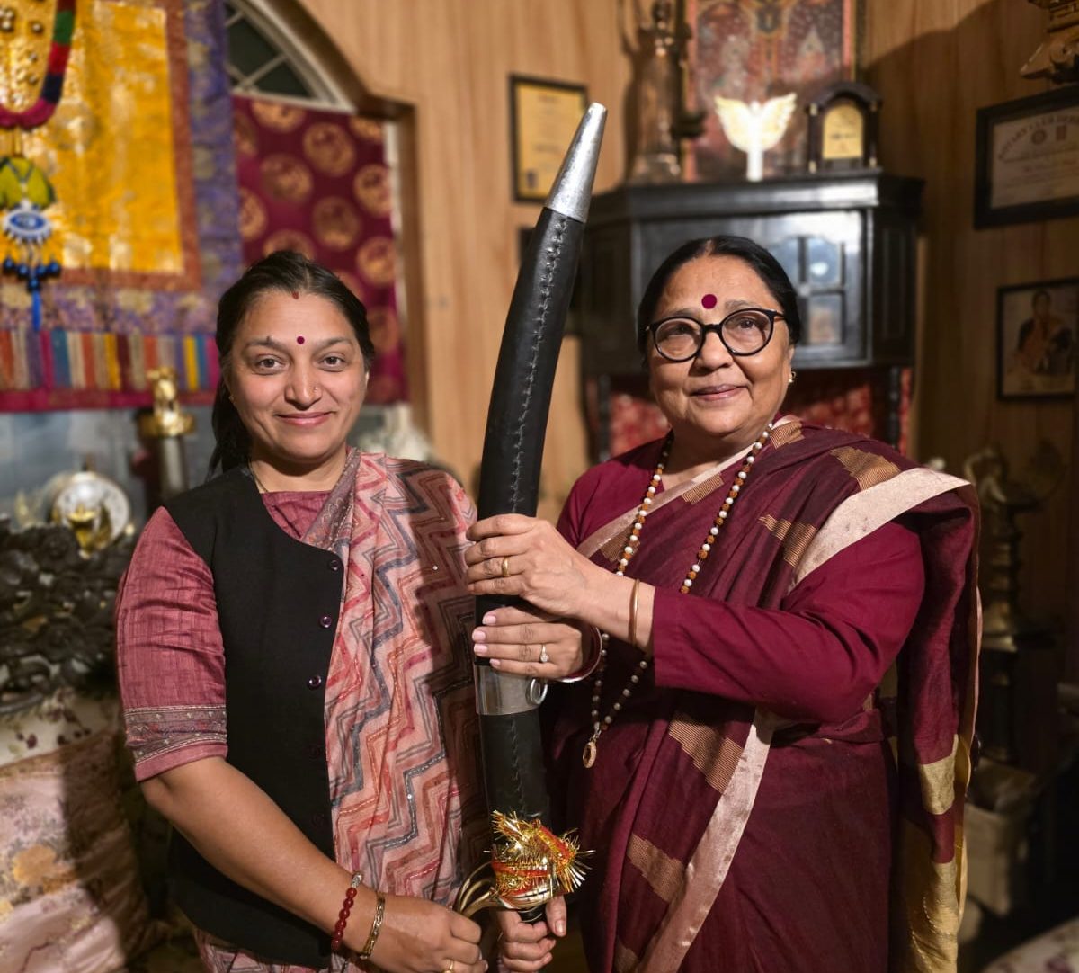प्रदेश अध्यक्ष डॉ. सुनीता विद्यार्थी के नेतृत्व में विजयादशमी पर हुआ शस्त्र पूजन, मानवता की रक्षा का लिया संकल्प 4 1000490700 edited