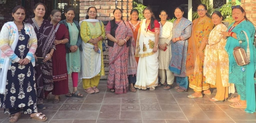 प्रदेश अध्यक्ष डॉ. सुनीता विद्यार्थी के नेतृत्व में विजयादशमी पर हुआ शस्त्र पूजन, मानवता की रक्षा का लिया संकल्प 5 1000490701 1