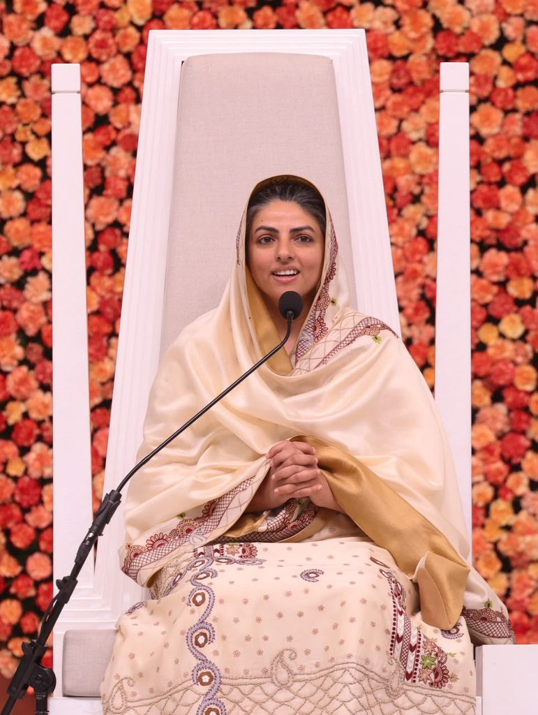 आध्यात्मिक जागृति की आभा में शुरू हुआ 79वां वार्षिक निरंकारी संत समागमसतगुरु माता सुदीक्षा जी महाराज ने दिया मानवता, प्रेम और विश्वबंधुत्व का संदेश, देश-विदेश से पहुंचे लाखों श्रद्धालु 2 1000492249